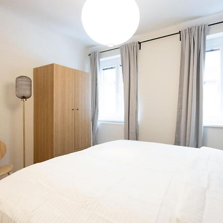 Chic 1-Bed Apt By Canal Walk To Historic Centre Vienna Exterior photo